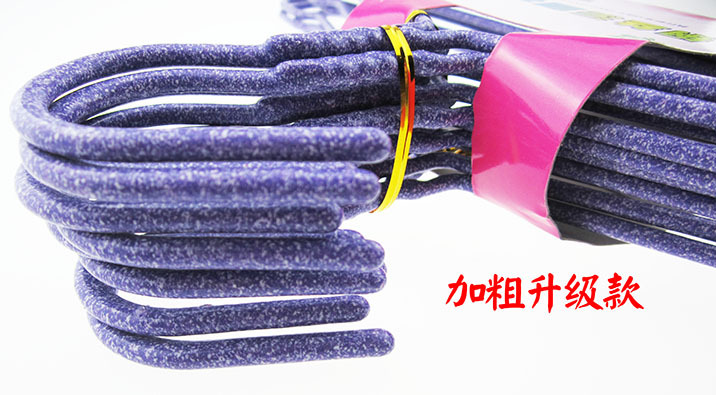 P1 942 009 diez perchas audaces perchas de plástico suministros para el hogar multi-Yuan grandes almacenes tienda al por mayor de 10 yuanes.