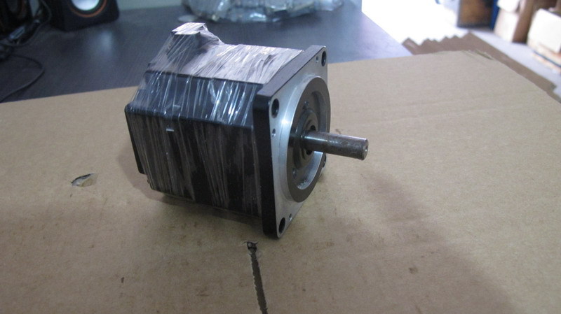 台州信达 二手安川电机 SGMPS-01ACA21 保修三个月 询价