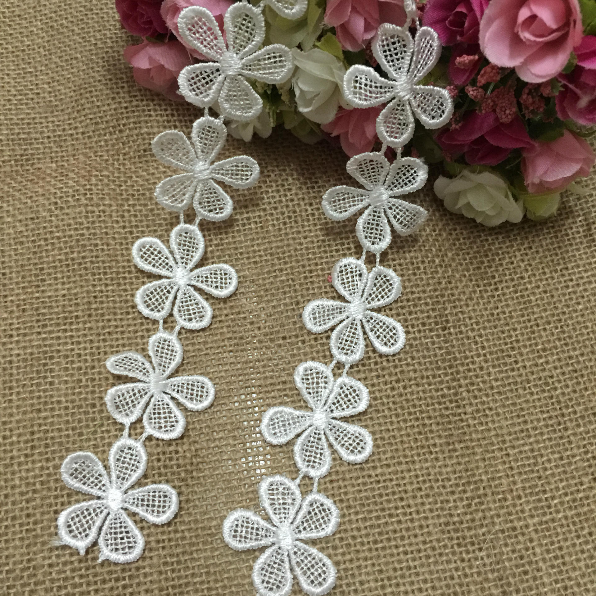 新品特惠　3.5CM白色5花瓣小花水溶刺绣花边条码　可剪开单独使用