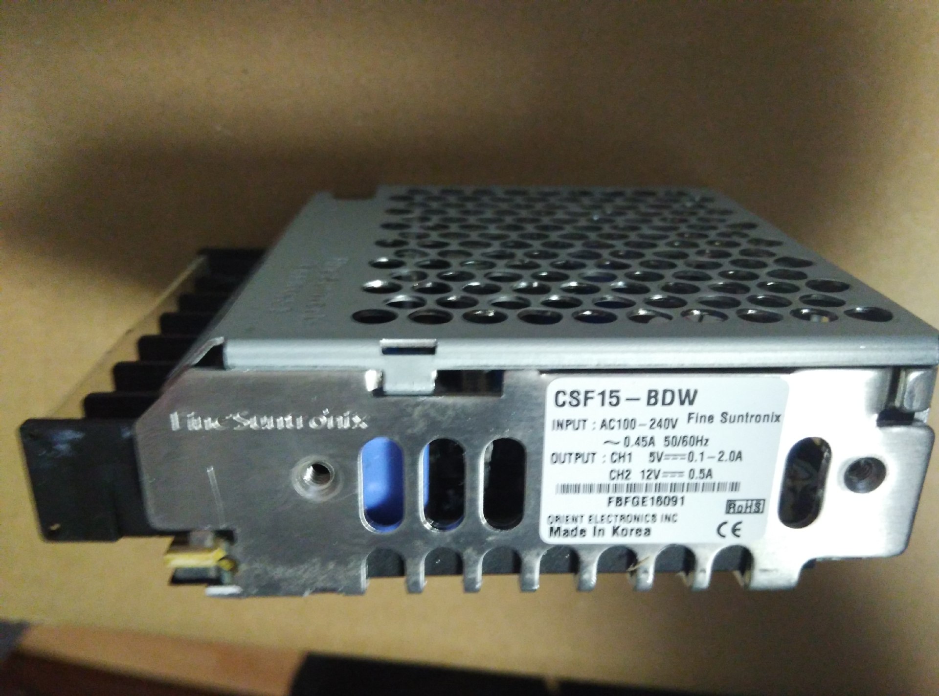 CSF15-BDW韩国华仁电源（FINE SUNTRONIX) CSF15-BDW系列