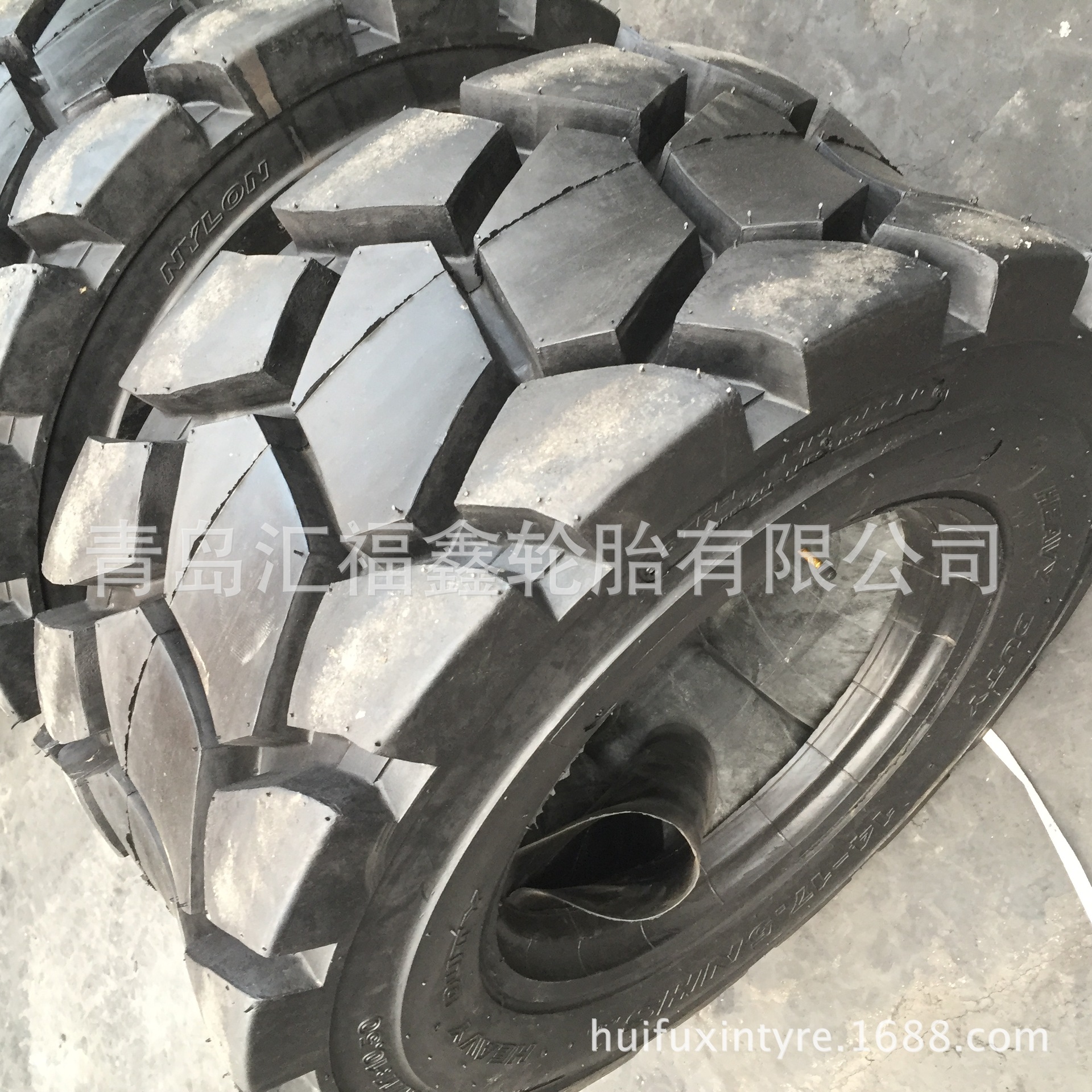 供应15-19.5 大块花纹 滑移式装载机轮胎 登高机轮胎