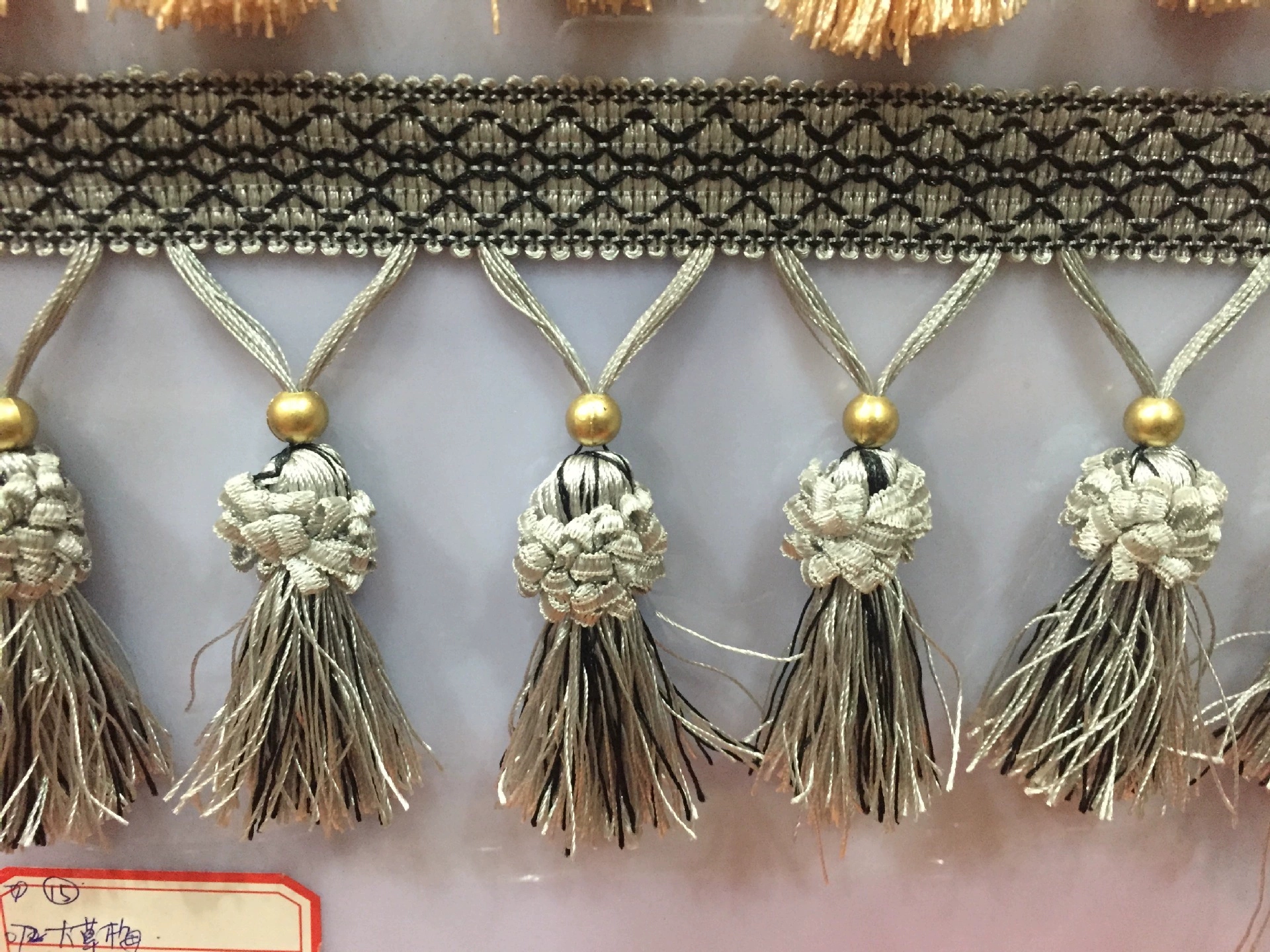 Медная клубника, ткань, бусины