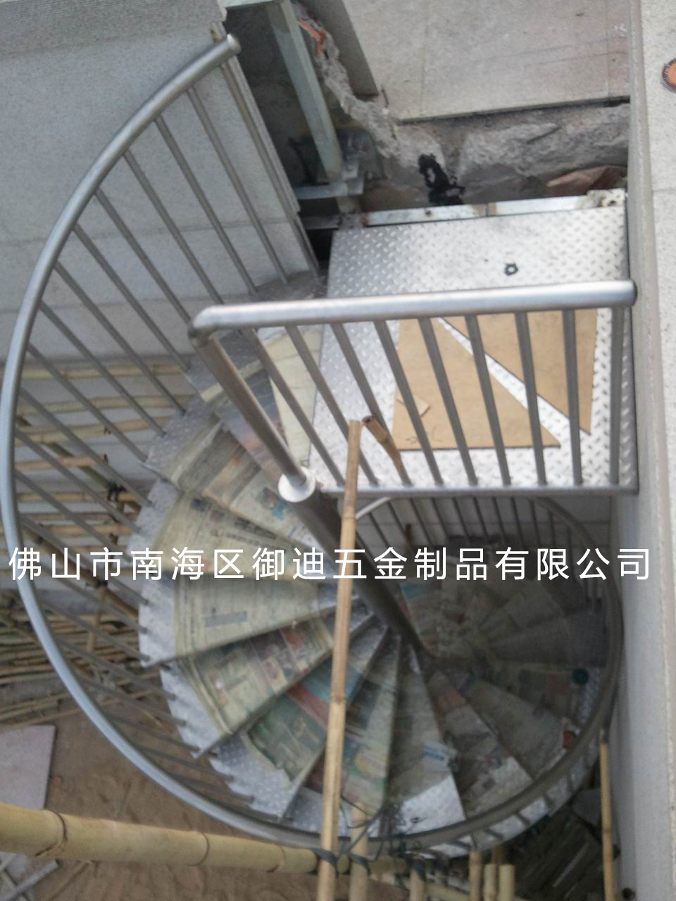 不銹鋼室外旋轉梯3