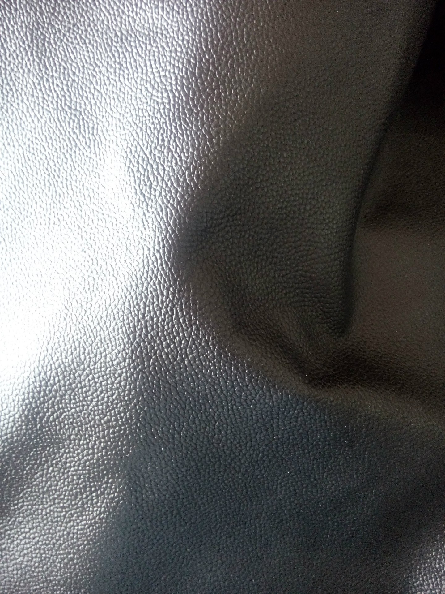 厂家直销 低价出售各种头层真皮 黑色羊皮荔枝纹 价格低 利用率高