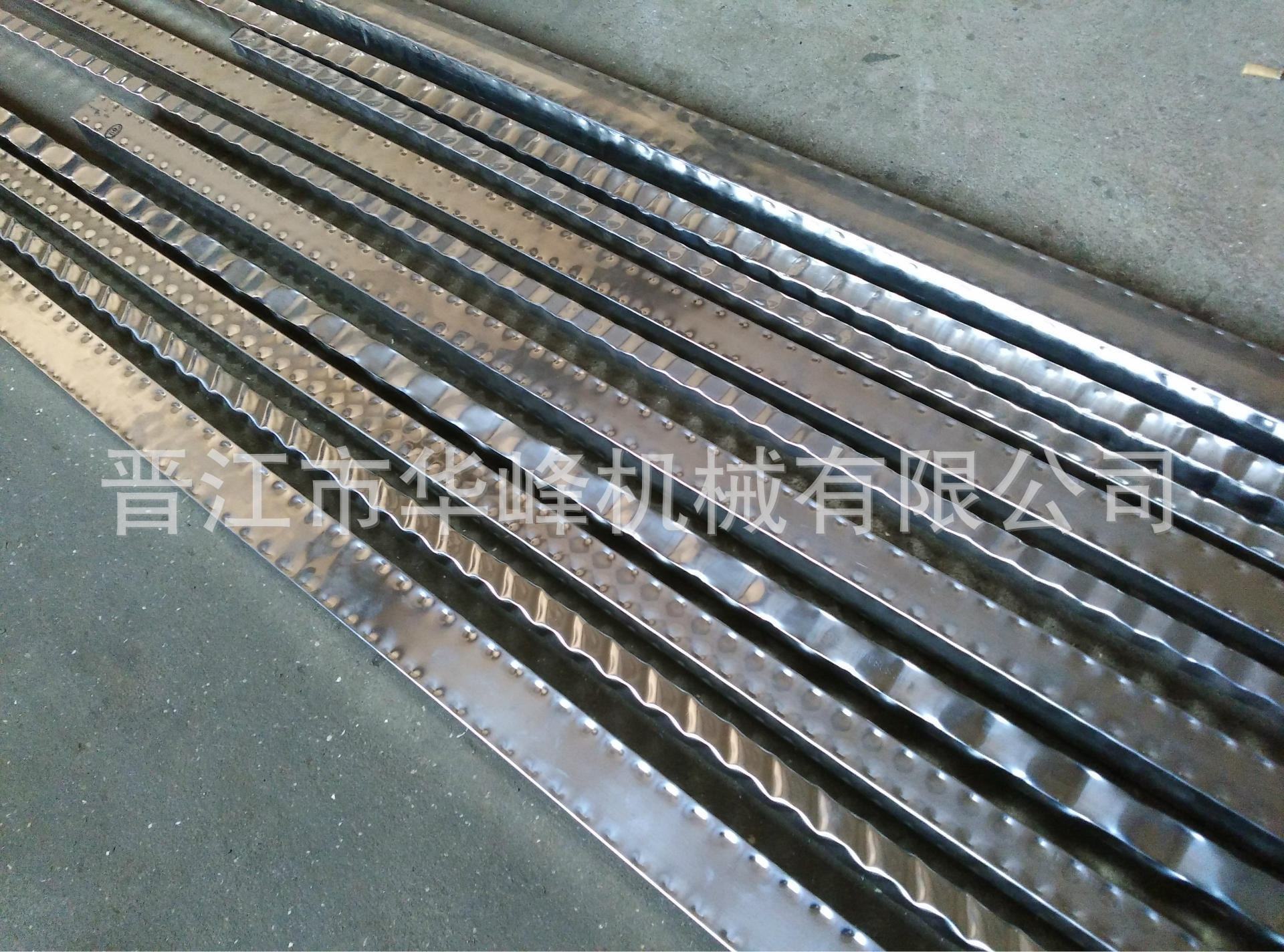 供应欧式不锈钢波浪管点花管压花机设备 管型款式齐全