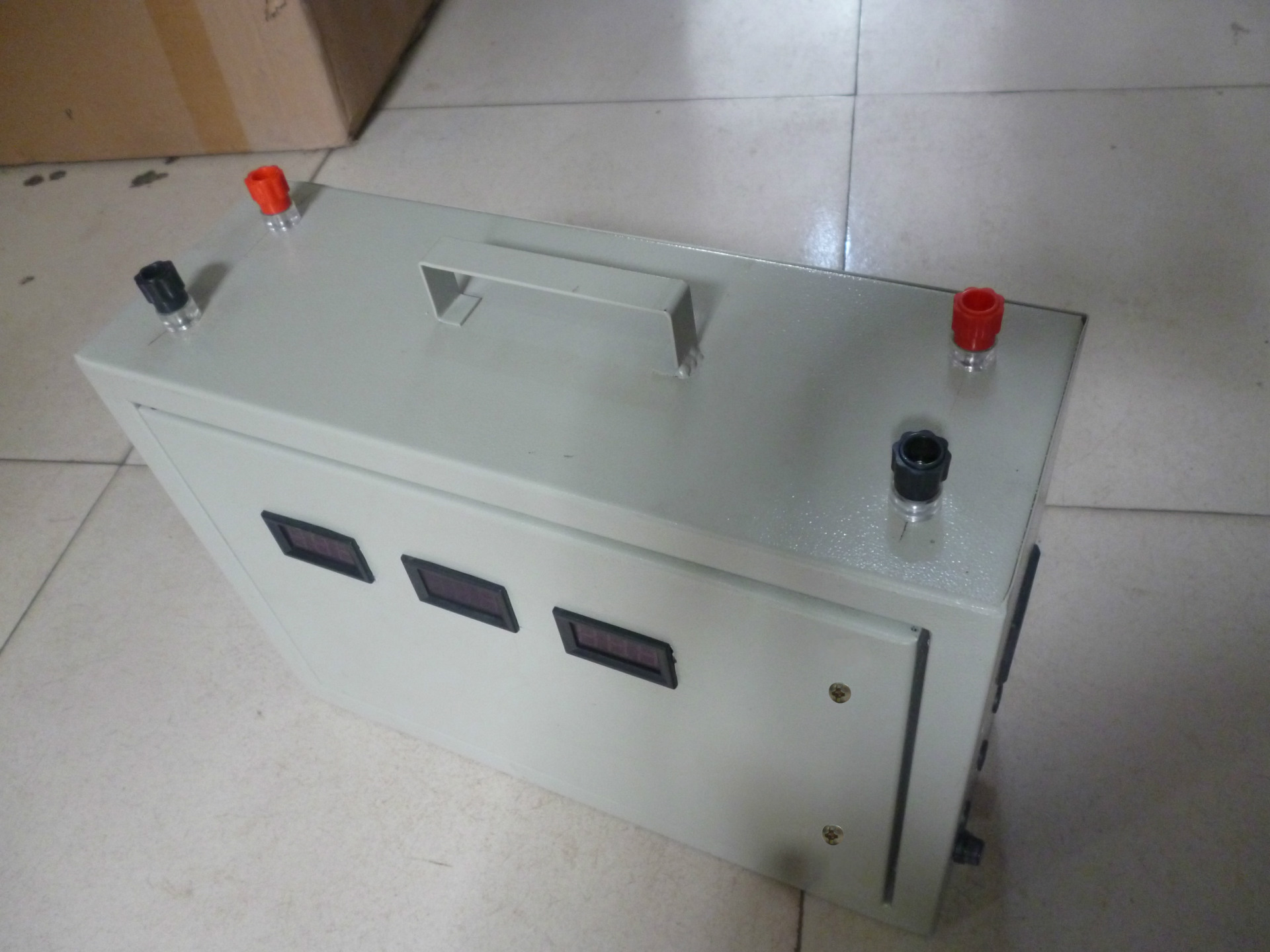 厂家 便携式太阳能发电站 移动太阳能发电机组 300W光伏发电站