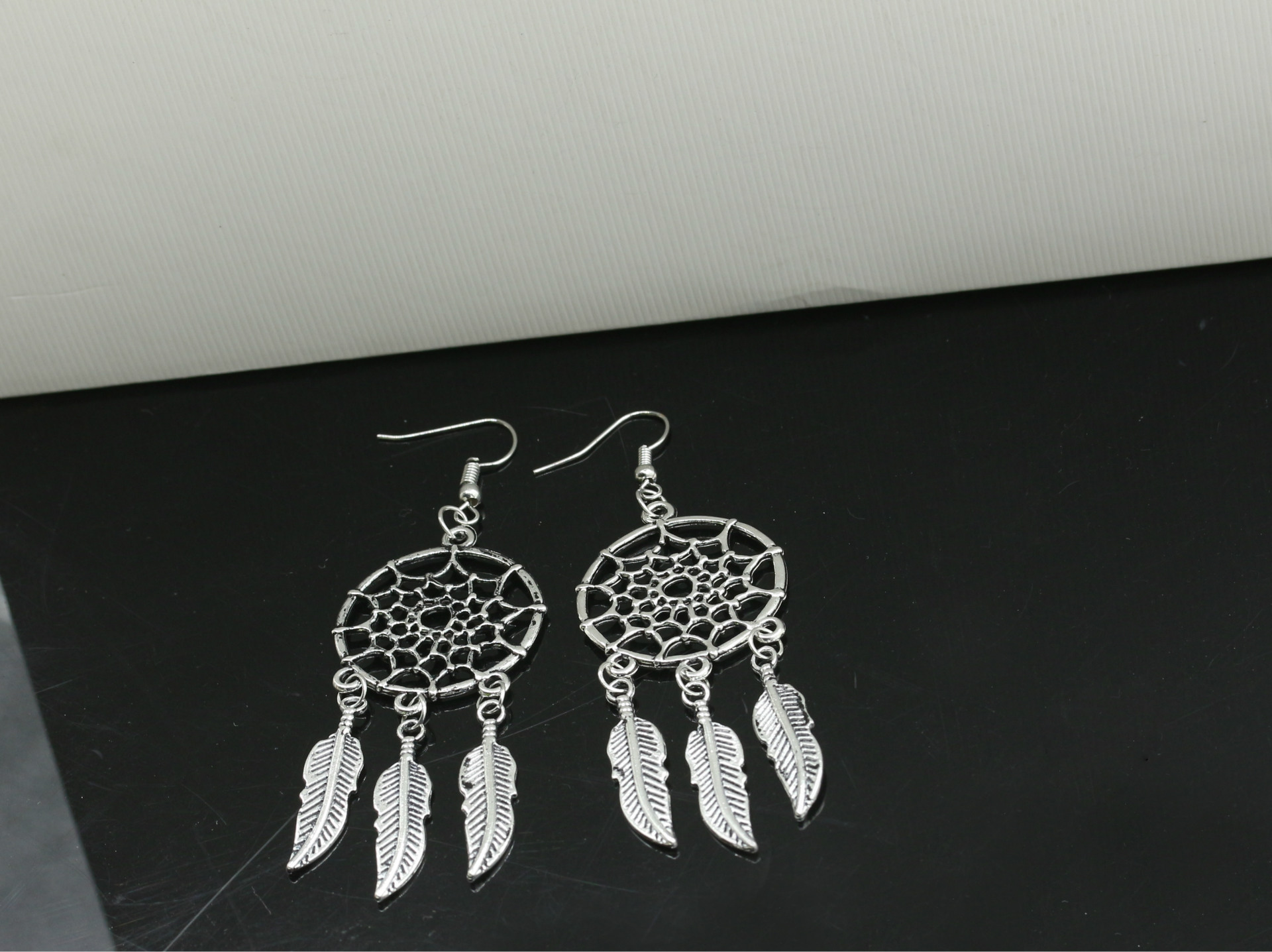 Boucles D&#39;oreilles En Plumes De Capteur De Rêves Pour Femmes En Gros display picture 2