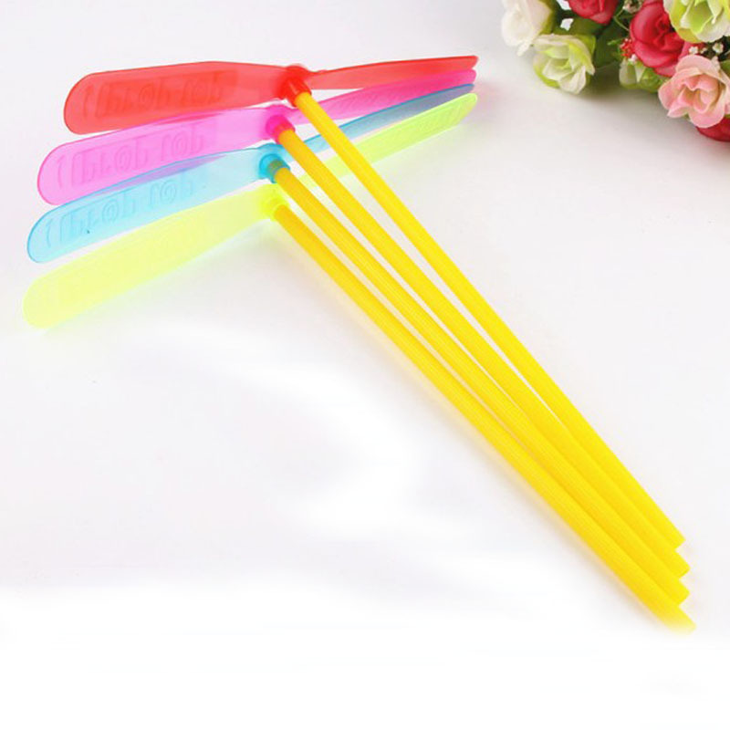 Manufactor supply kindergarten Children&#39;s Day gift Bamboo dragonfly Flying Fairy Stall Selling Small toys