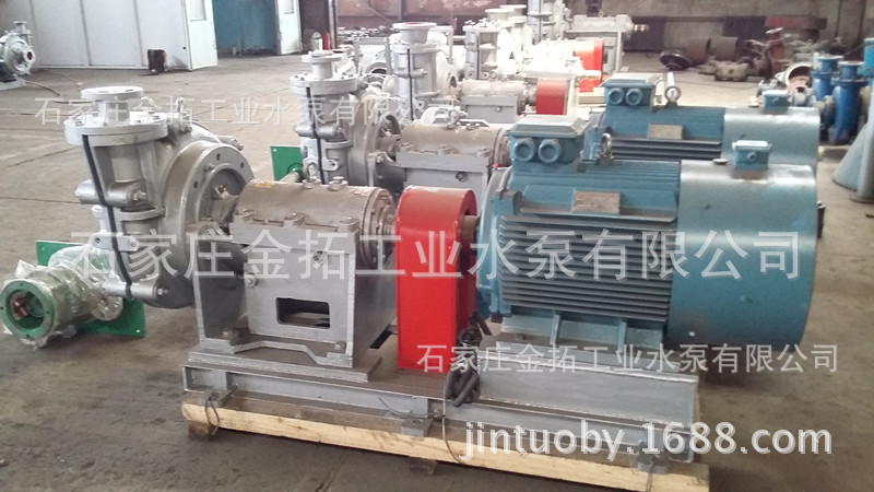 2228986169_905093469