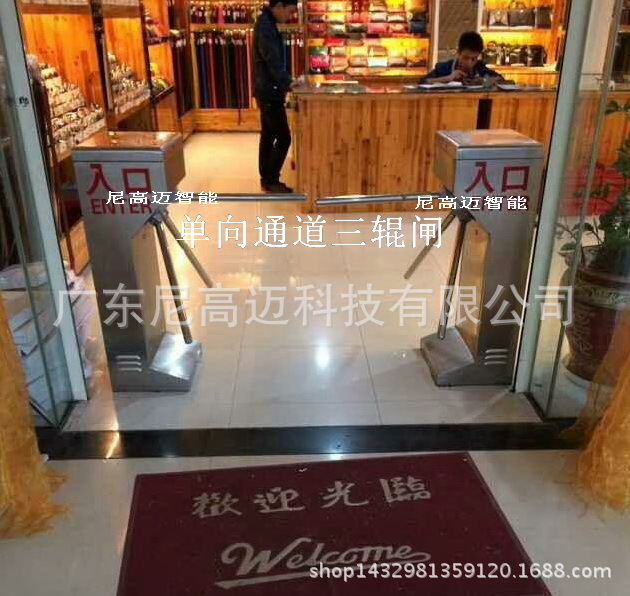 三辊闸厂家直供,不锈钢手动机械三棍杆闸,商场只进不出单向通道闸