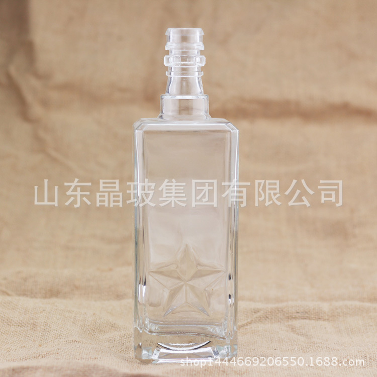 专业生产各种玻璃瓶，玻璃容器，白酒玻璃瓶，也可来样定做