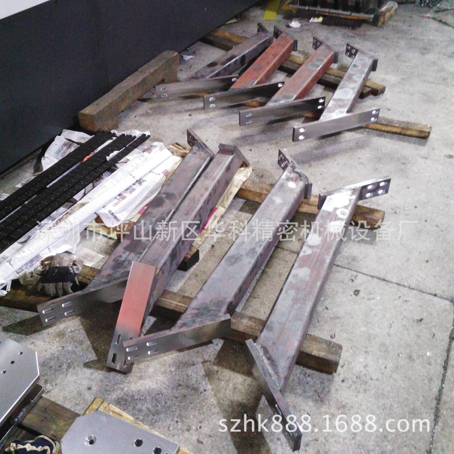 大型机械加工 深圳轻轨汽车部件 龙门CNC数控加工 机器人 机架