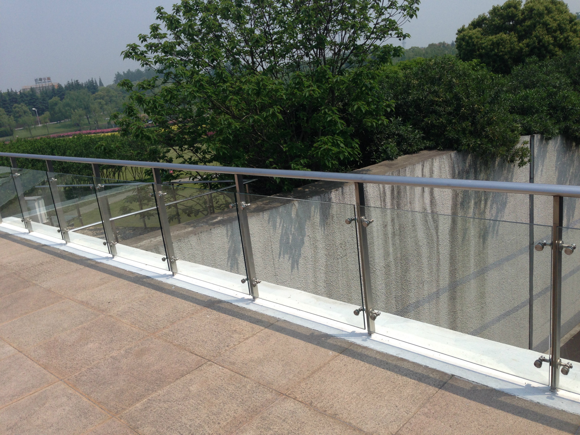 郑州玻璃护栏安装