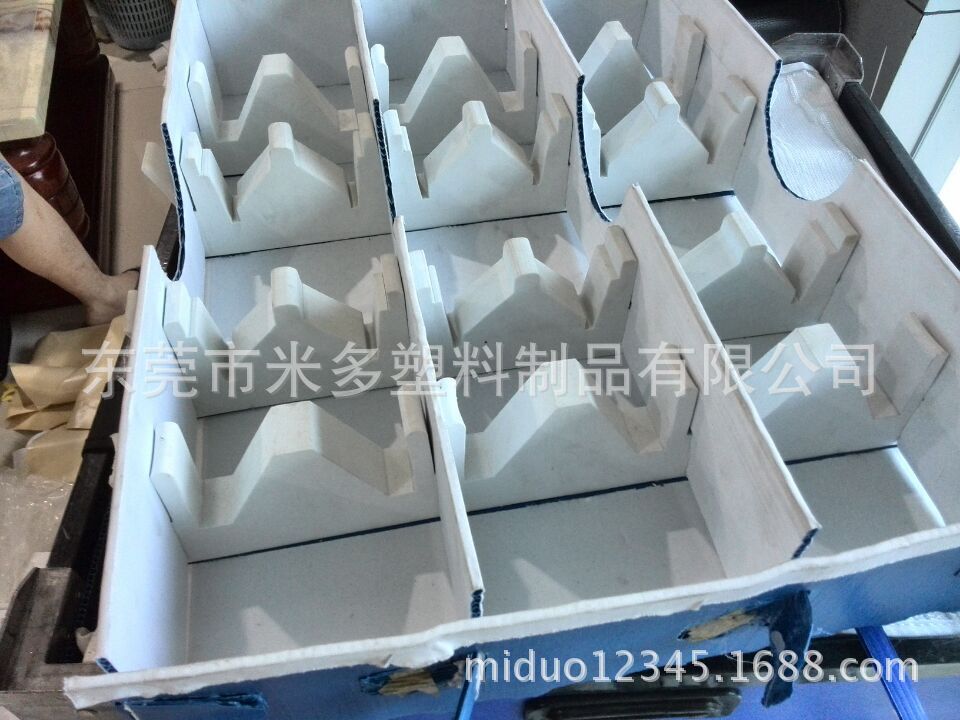 塑胶小件包装中空板刀卡 根据产品设计定做隔板刀卡