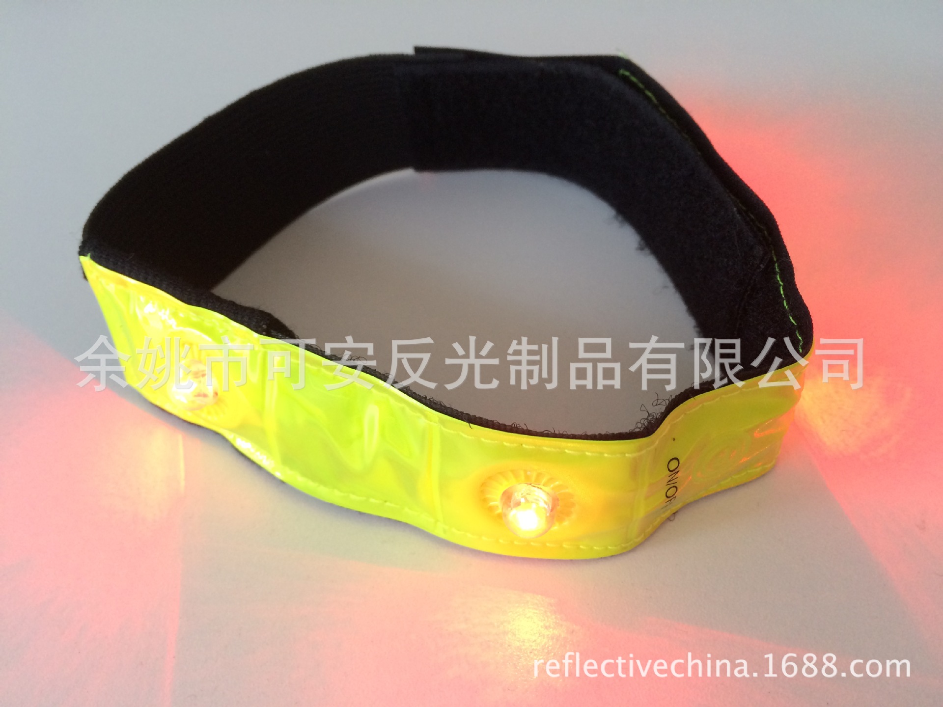 生产批发运动LED反光警示带反光腕带LED荧光手腕带啪啪圈