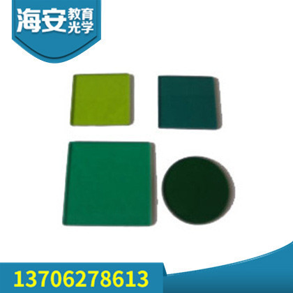 供应滤光片（LB1，LB2）