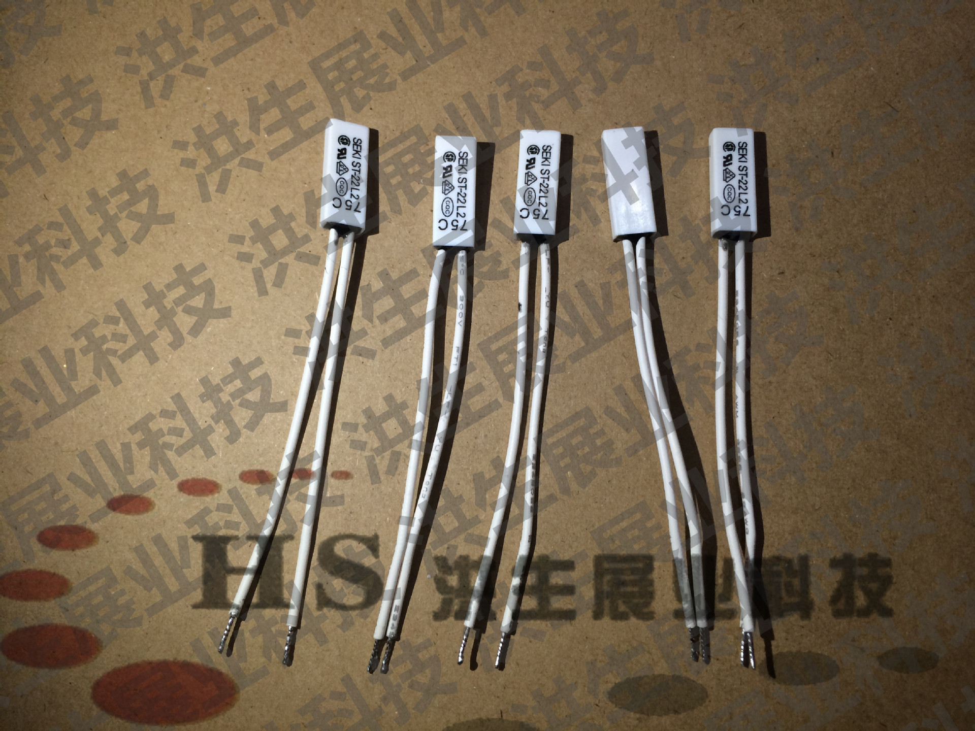 韩国SEKI温度开关ST-22 75度 温控器5A250V 温度保护器件 实拍