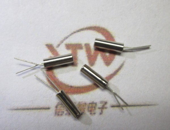 圆柱型 无源晶振  带引线 32.768k 32.768kHz 20ppm 2*6MM体积