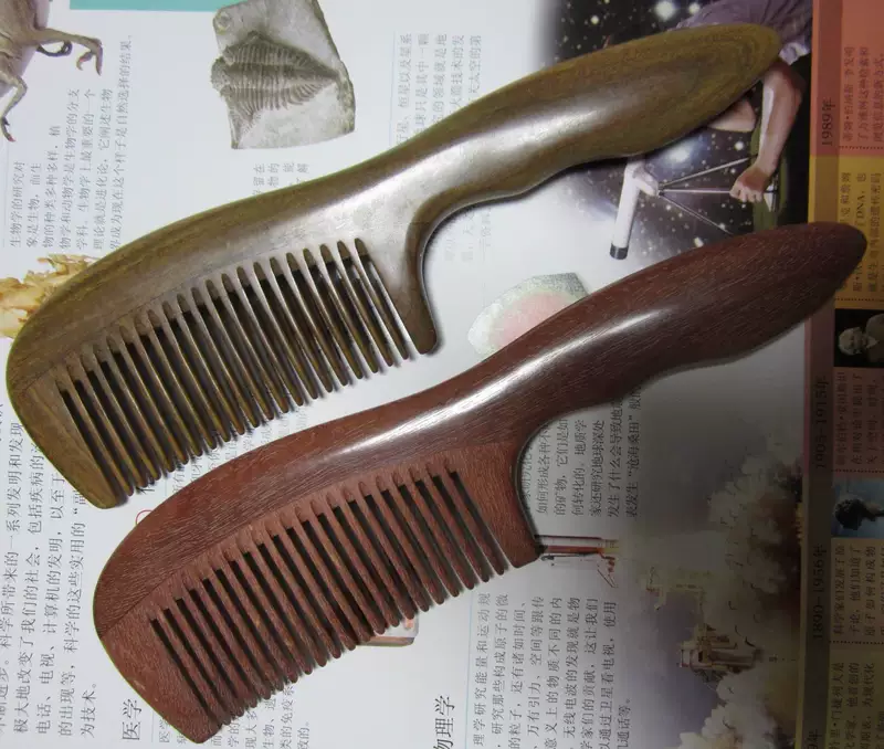 Large supply long 22cm with a tattoo round handle authentic green sandalwood combed high -end mahogany comb