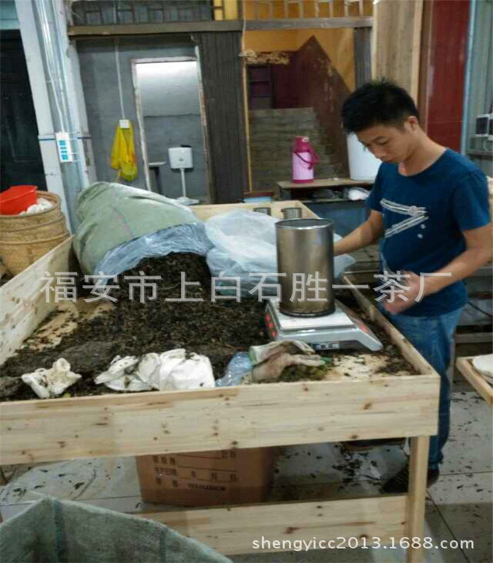 1908199806_1401369403