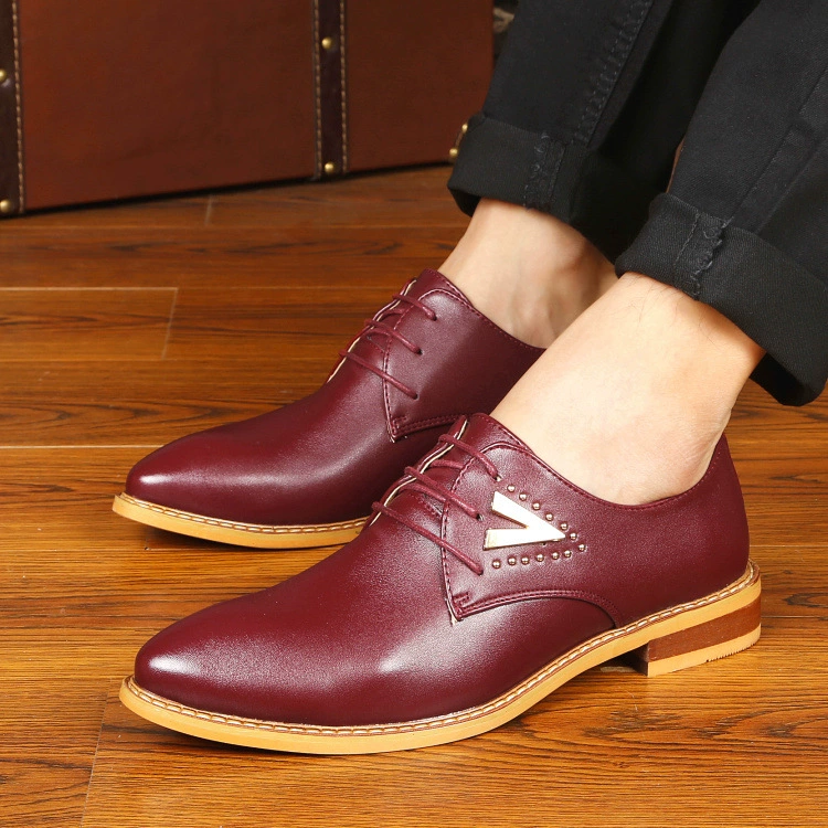 Мужская обувь Лето 2022 Новая кожаная обувь Модные дышащие деловые модельные туфли Свадебные туфли