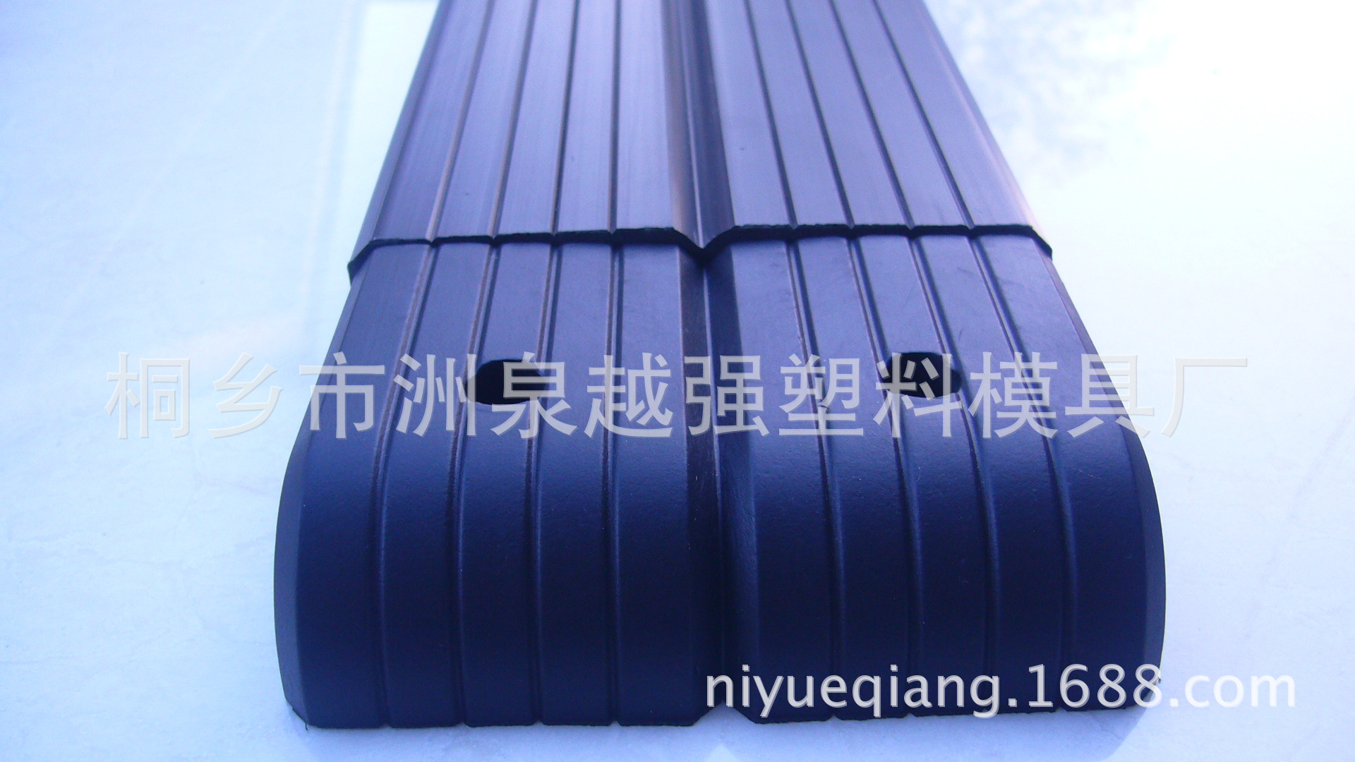 供应货架用防撞条 收银台用防撞条 超市防撞条 PVC软硬组合防撞条