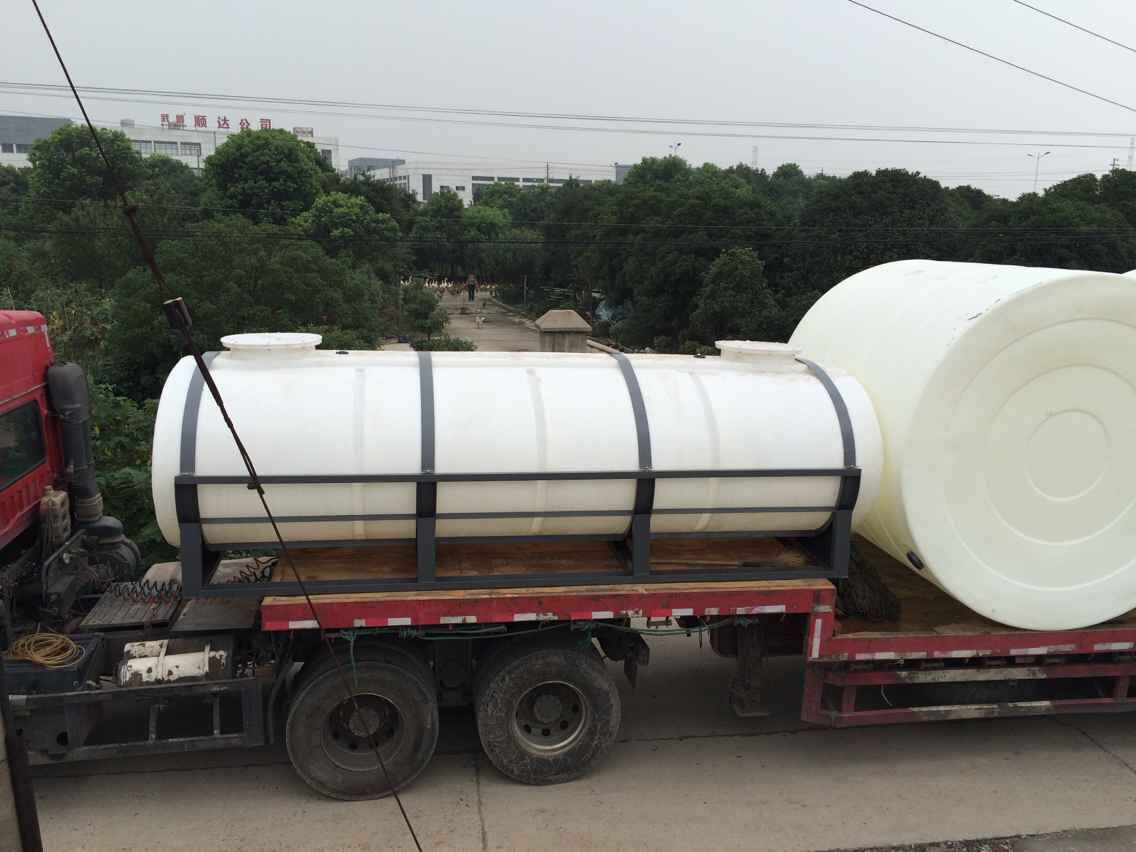 1吨废塑料的经济价值_废塑料的价值:通过将废塑料还原... 能从1吨废塑料中生产出700多公升...(3)