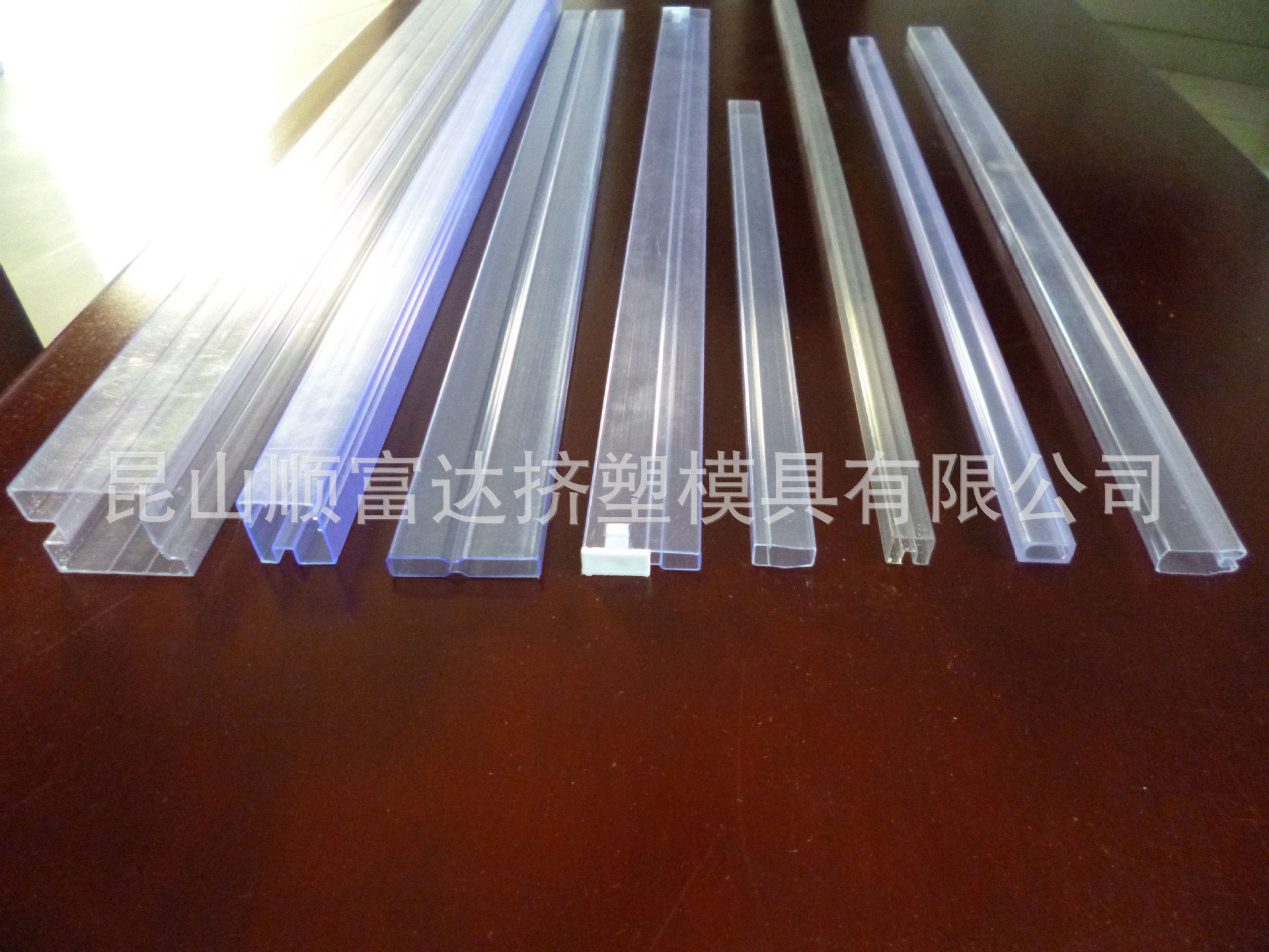 长期供应pvc透明料 电子包装管挤出产品PVC管