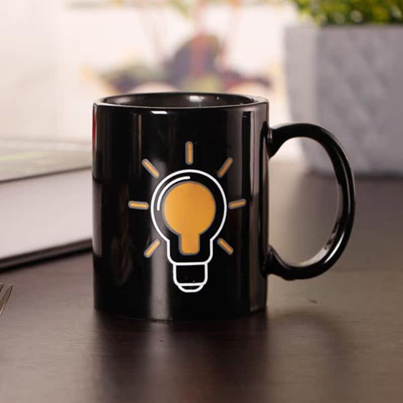 Fabricantes al por mayor de tazas de batería cambiantes de color tazas de marca de cambio de calor tazas de regalo de cerámica creativas tazas publicitarias tazas de sublimación en línea tazas