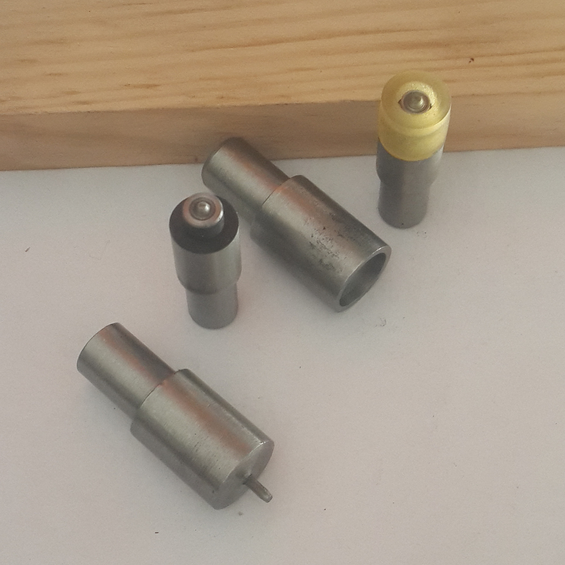 批发四合扣五爪扣大白扣打扣子模具 机模电动模 手压脚踩机手压磨