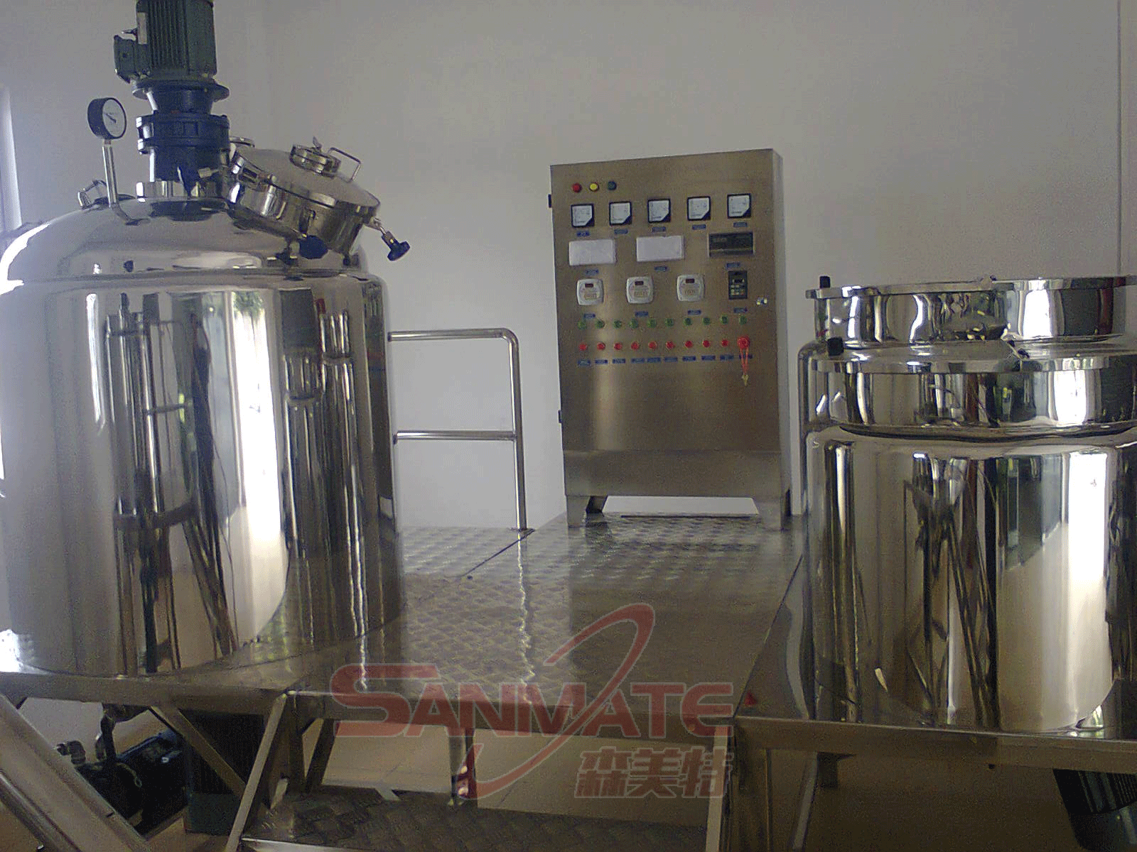 奶酪真空乳化机 冰淇淋乳化机 草莓酱 乳饮料 酸奶真空均质乳化机