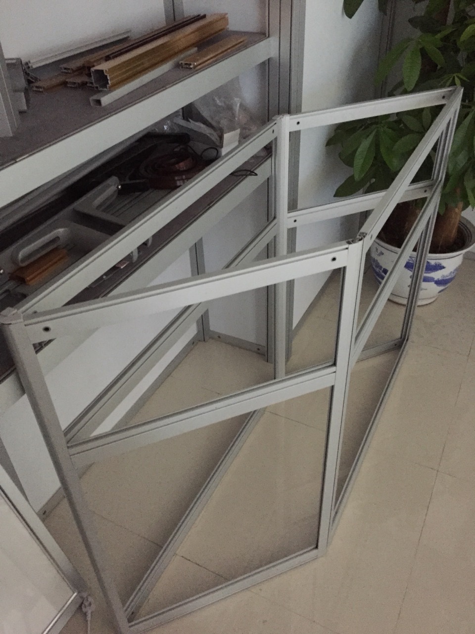 �¿���׺���װ����չ��չʾ�۵����鱦������Ʒչʾ��չ���̯