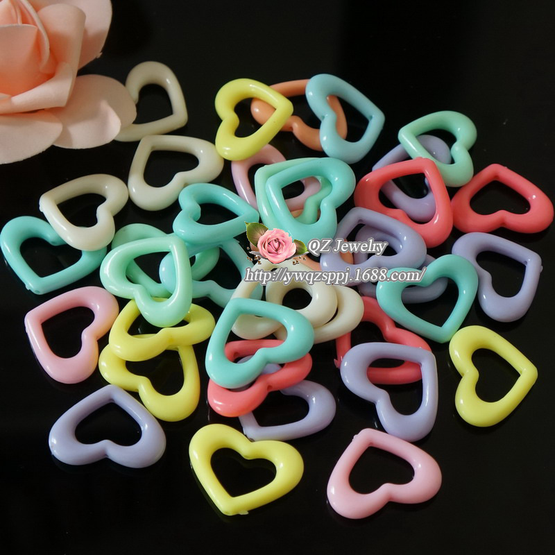 DIY children's educational accessories, heart-shaped hand-woven materials, acrylic heart-shaped pendants, necklaces and accessories detail image 5