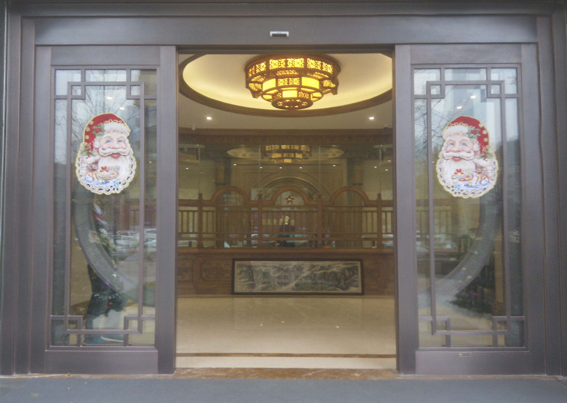 四川成都自动感应铜门批发 自动旋转门批发安装 进口感应门机批发