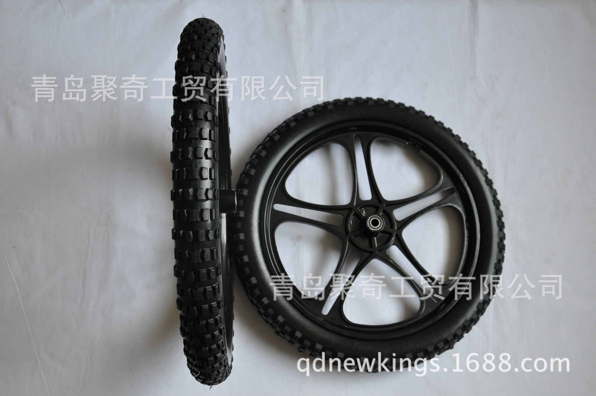 20x2.125PU发泡 铝合金重型载重轮子