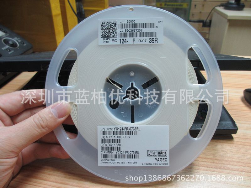 Yageo国巨 0402贴片排阻 YC124-FR-0739R 0402X4-39R 误差1% 8P4R