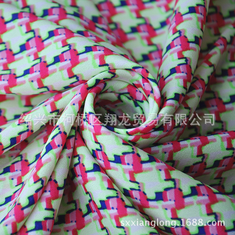 【翔龙印花 XL6833】新品  时尚简约撞色几何花瑶印花面料