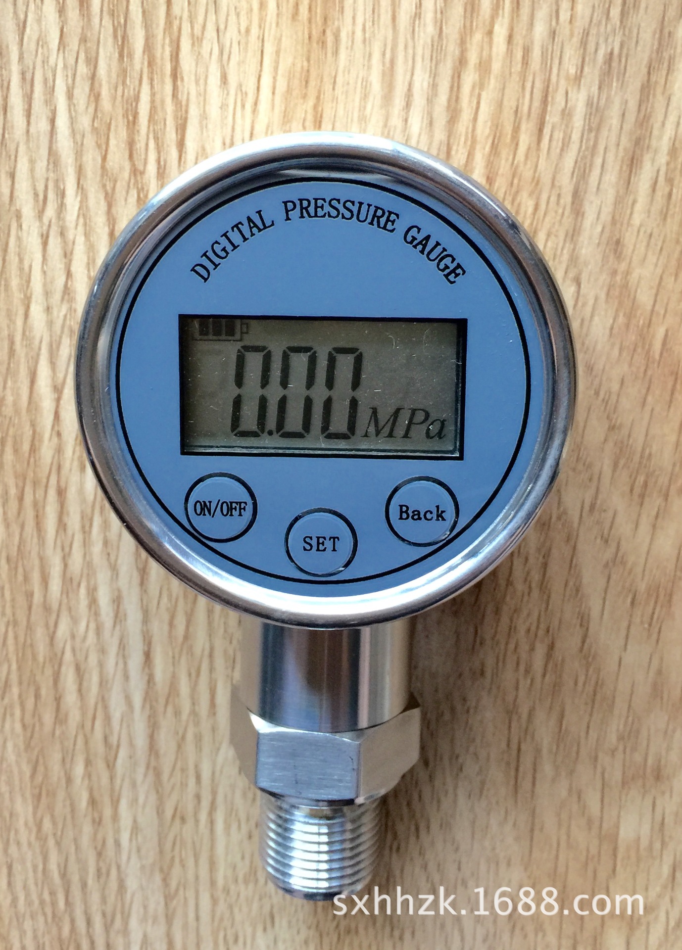 数显精密压力表，液晶压力表，不锈钢电池供电63mm表盘螺纹可选