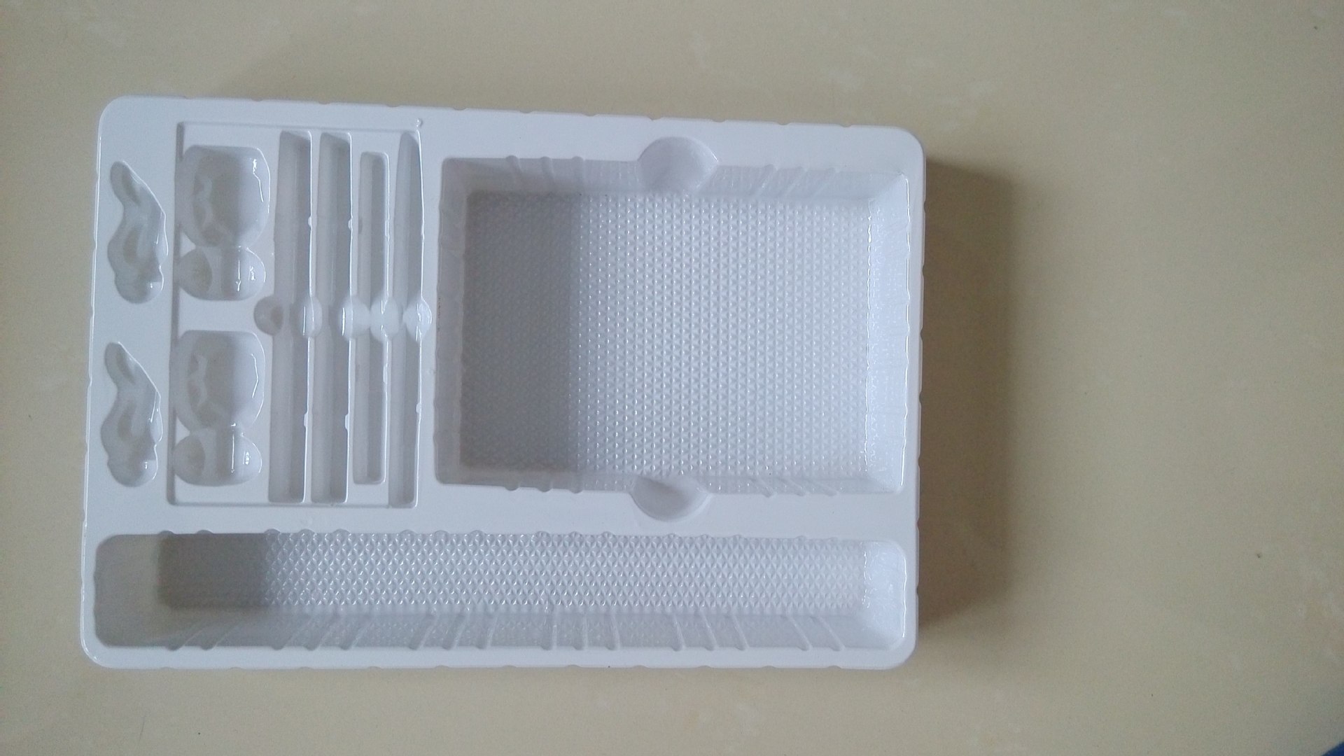 各种电子元件内托吸塑盒，各种笔类吸塑包装内托材料PVC,透明白色