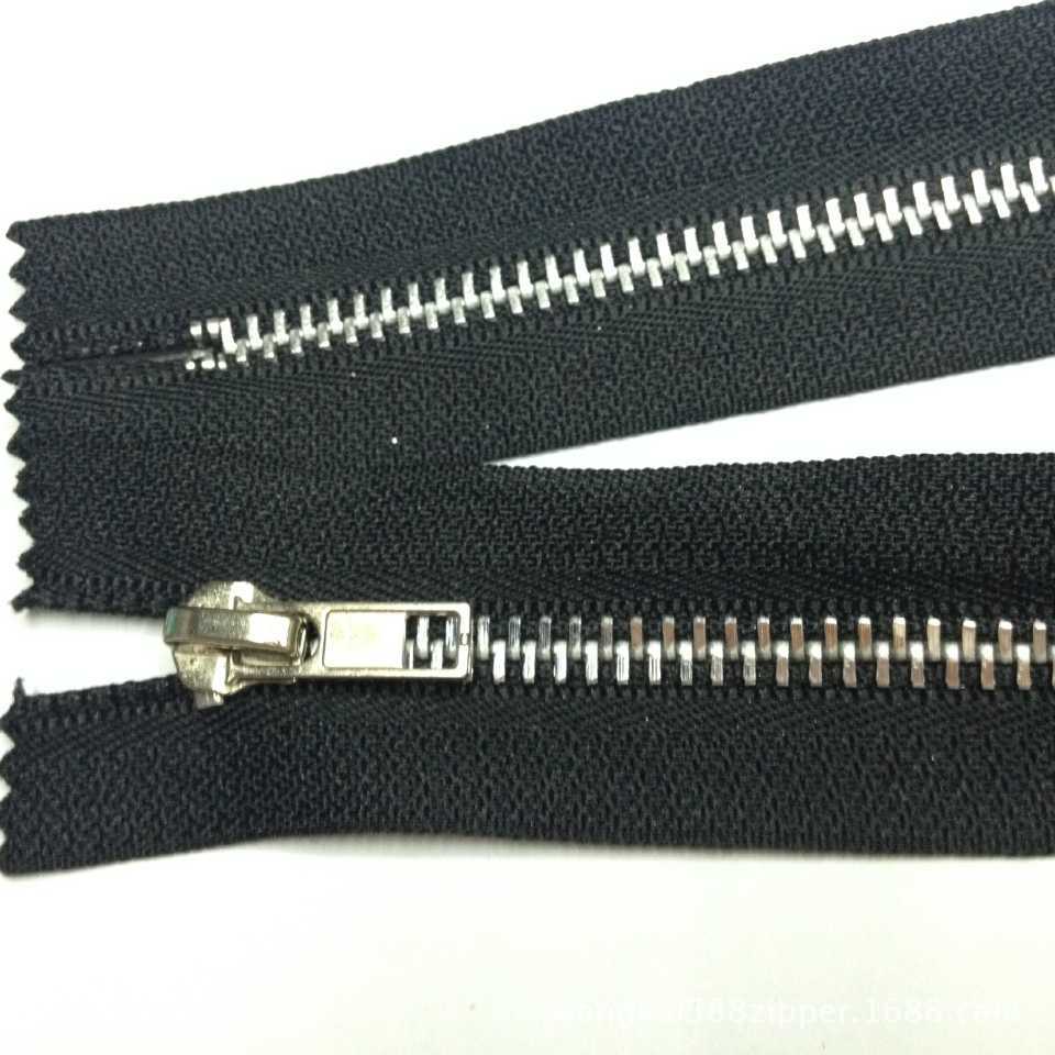 B2E274E89BE0054025D9CB00C1F25D