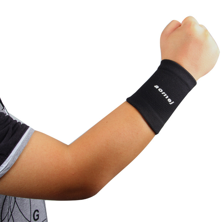 Factory Direct Weightlifting Fitness Sports Wrist Basketball Badminton Towel Wrist Riding Running Wrist Set