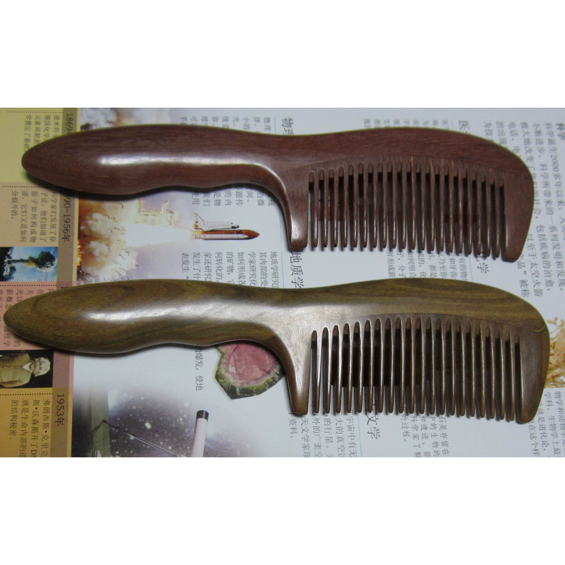 Large supply long 22cm with a tattoo round handle authentic green sandalwood combed high -end mahogany comb