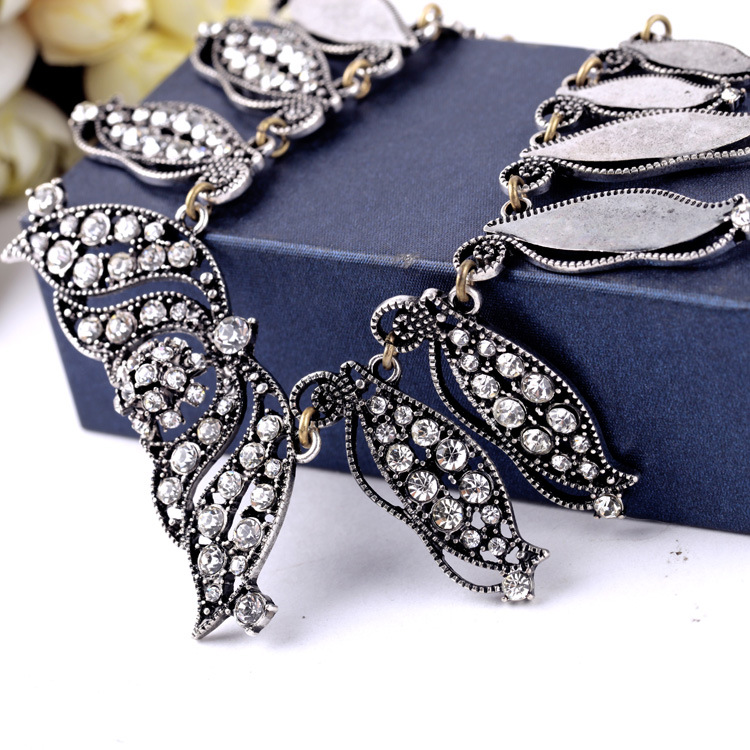 Hip Hop Punk Diamond-studded Necklace Internet Celebrity Same Style Street Snap Fashion Necklace Nightclub Disco Dancing Clavicle Chain Neck Chain Necklace Wholesale display picture 6