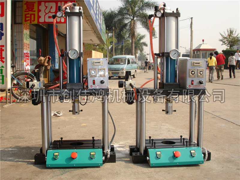 四柱型增压压床CH109 1