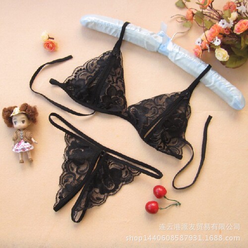 Sexy lingerie, sexy temptation, lace open breasts, pure desire, three-point style, two-piece bra, pajamas, bikini