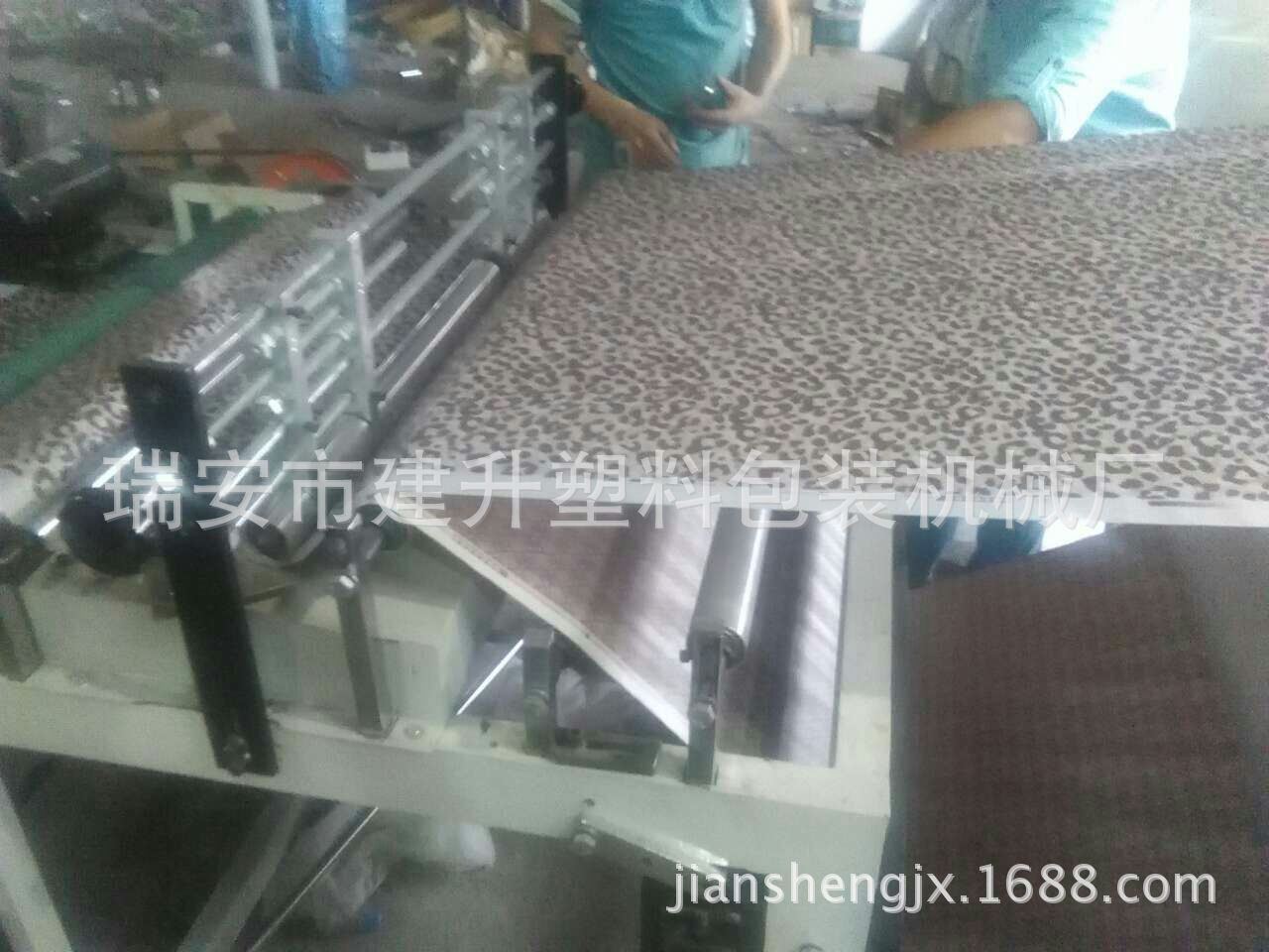 高速纸香蕉袋制袋机