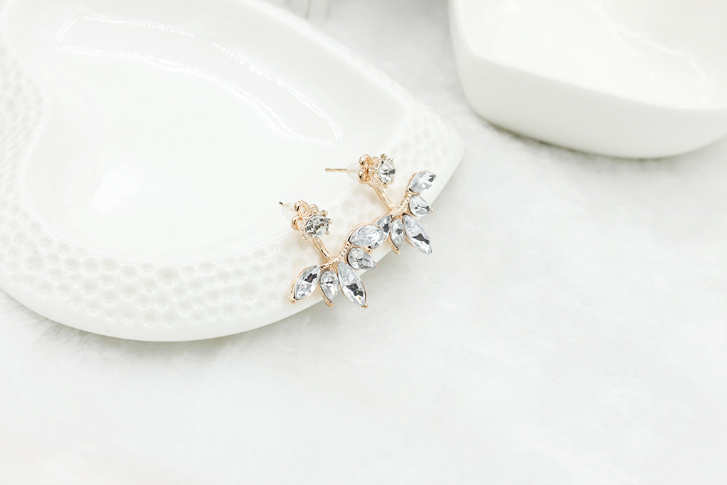 Silver Horse Eye Zircon Daisy Flower Earrings Drop-shaped Earrings display picture 12