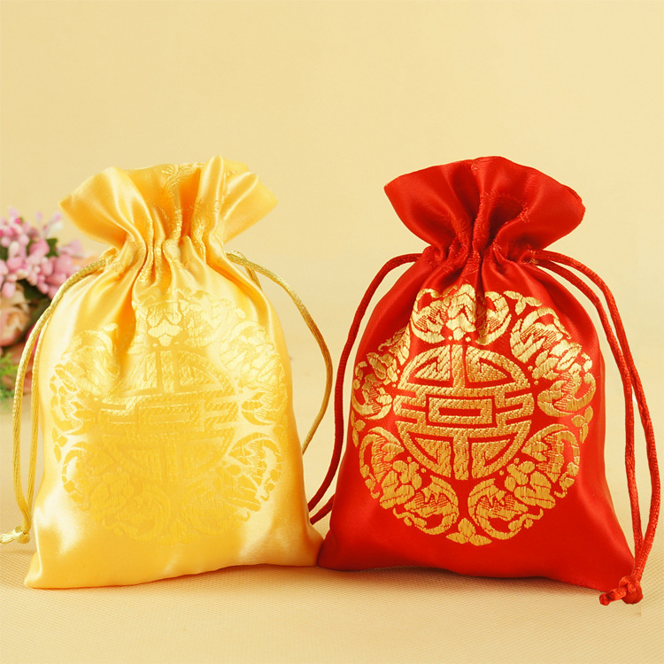 In stock small wholesale brocade candy bag wedding gift box bag snuff pot mobile power jewelry