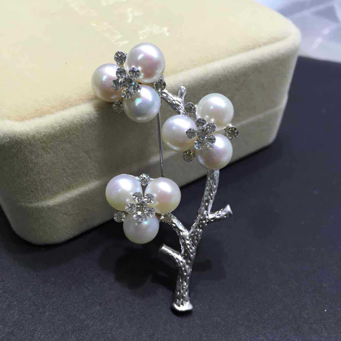 中国风冬日傲梅 tian然淡水珍珠多珠胸花胸针别针  一件代发|ms