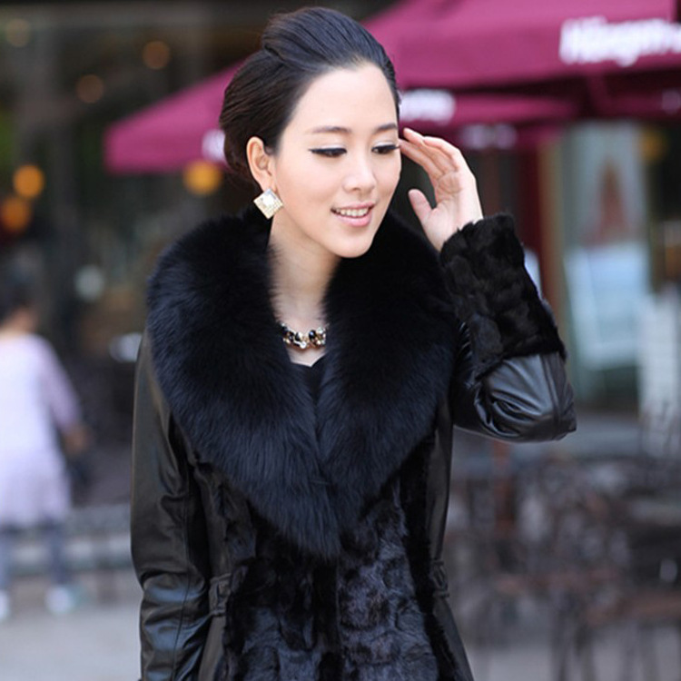 2019 Women's wear new pattern Down Jackets Hats Raccoon fur collar Fox feather collar wholesale